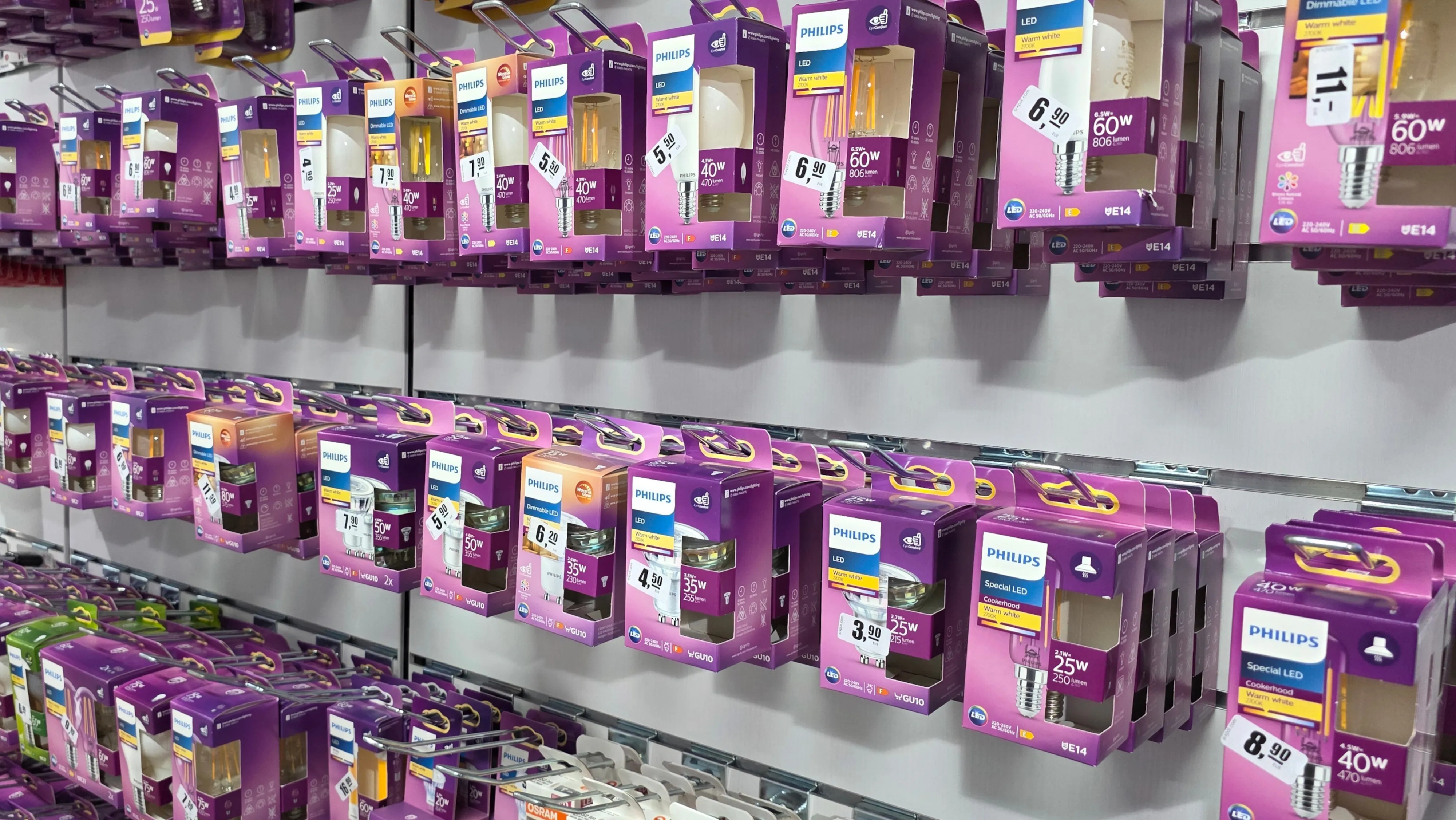 Innenansicht des Elektrogeschäfts in Bozen